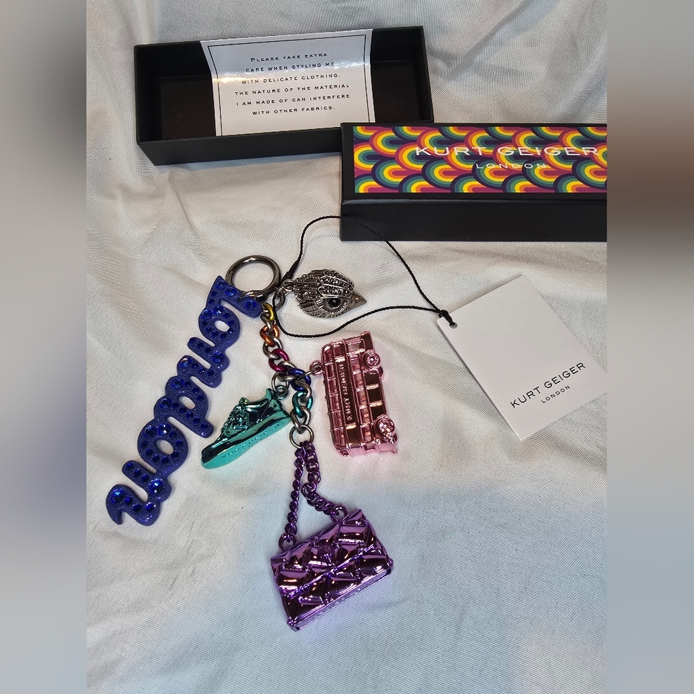 Kurt Geiger Blue and Pink Keychain Set Sold Out - Picture 3 of 8